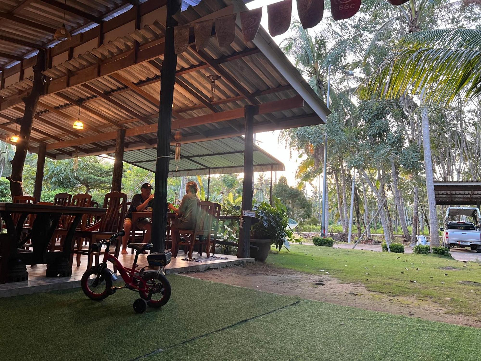 Suan Nai Kokut Resort Ko Kut Exteriör bild