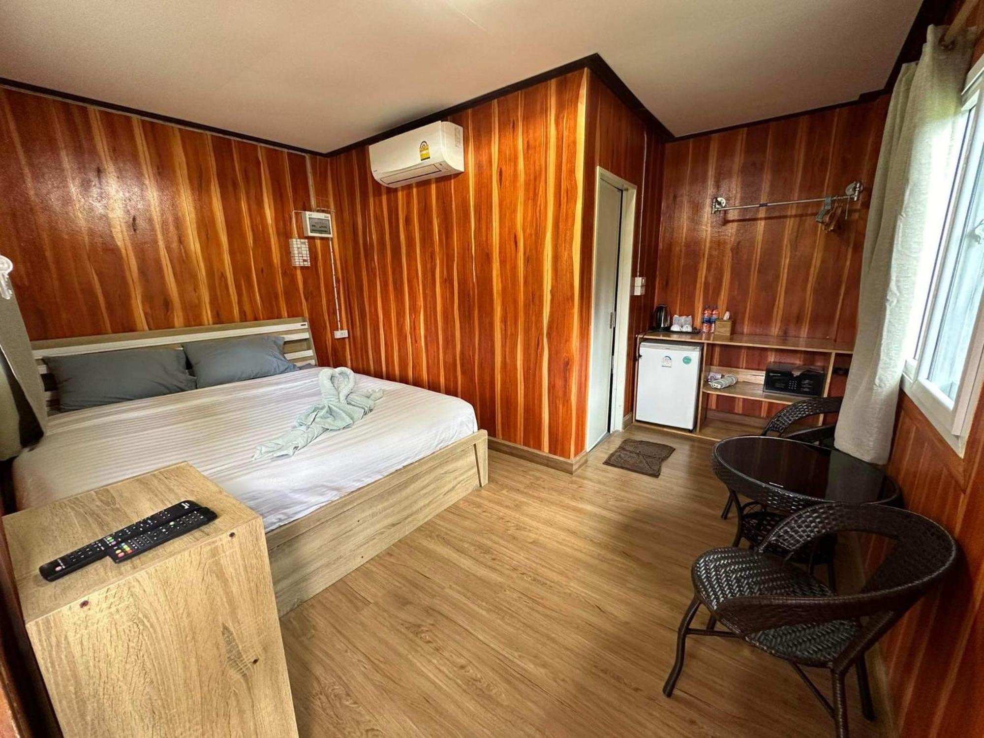 Suan Nai Kokut Resort Ko Kut Exteriör bild