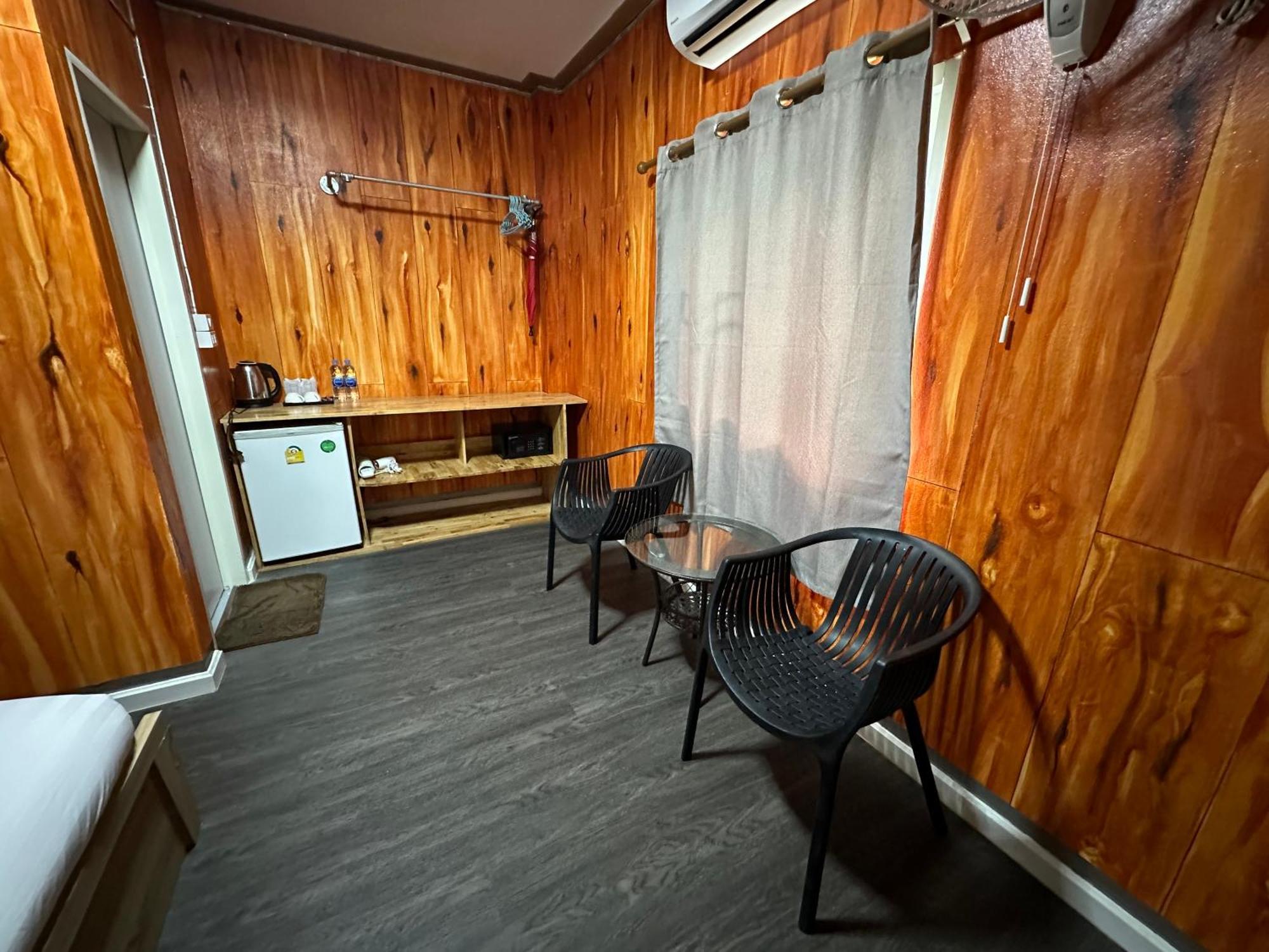 Suan Nai Kokut Resort Ko Kut Exteriör bild